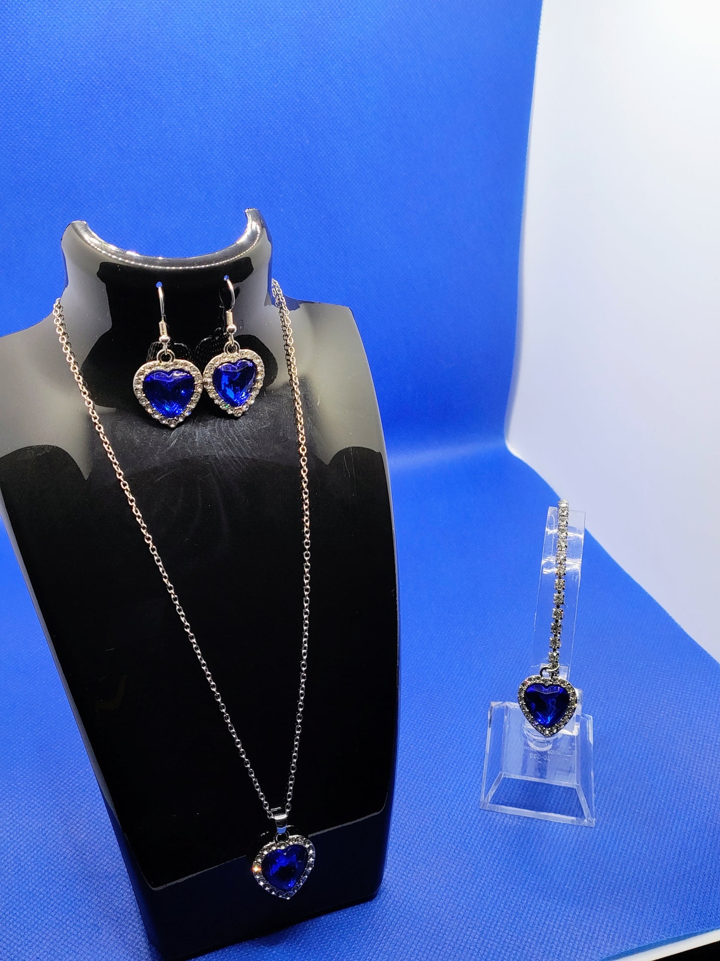 4 piece Gorgeous royal blue jewelry set