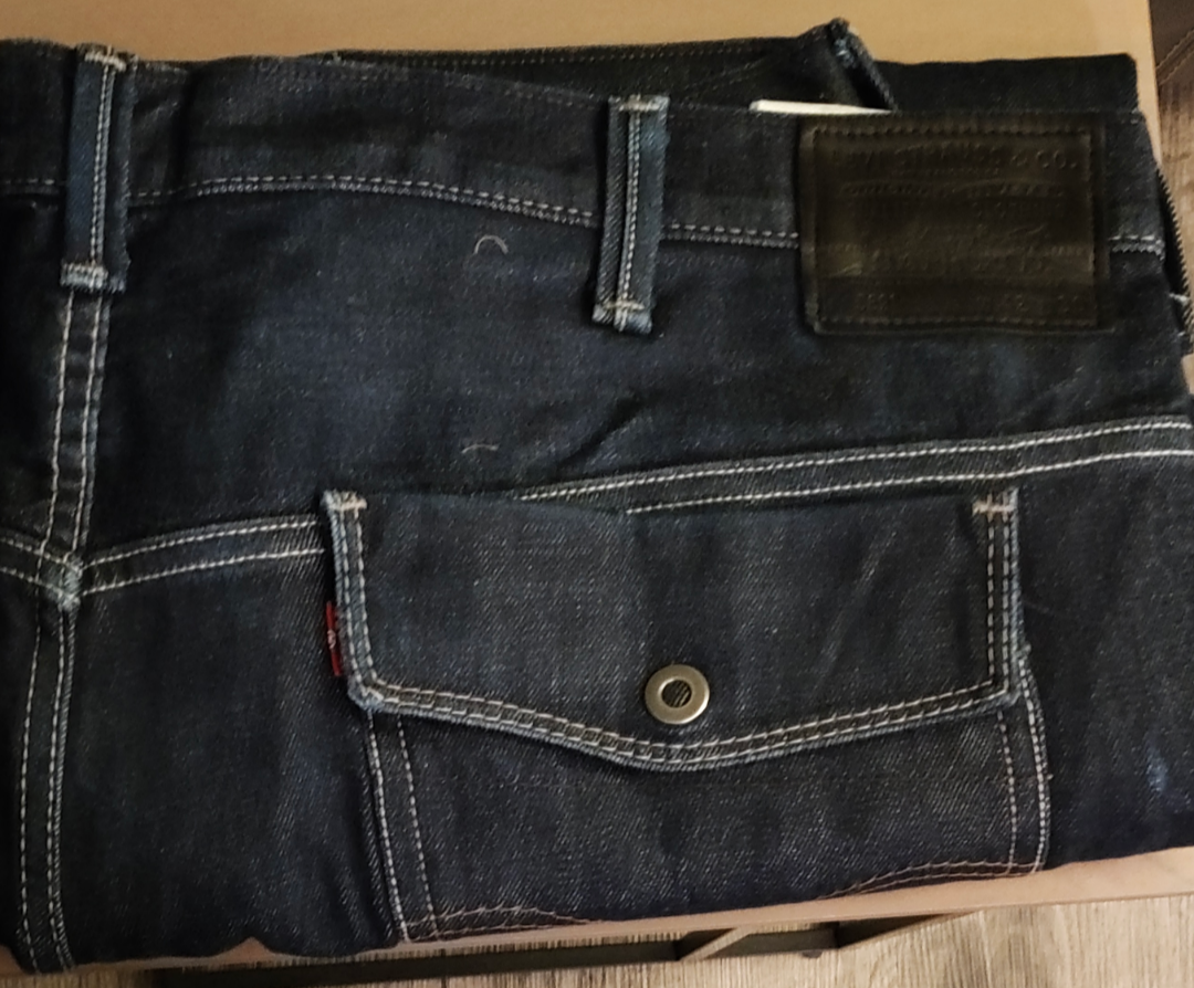 Levi's 569 jeans