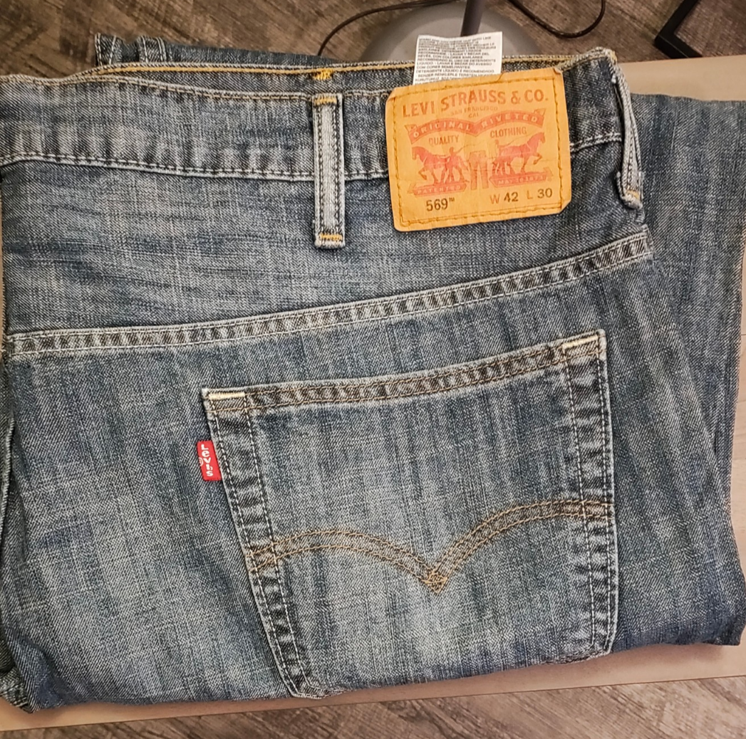 Levi's 569 jeans